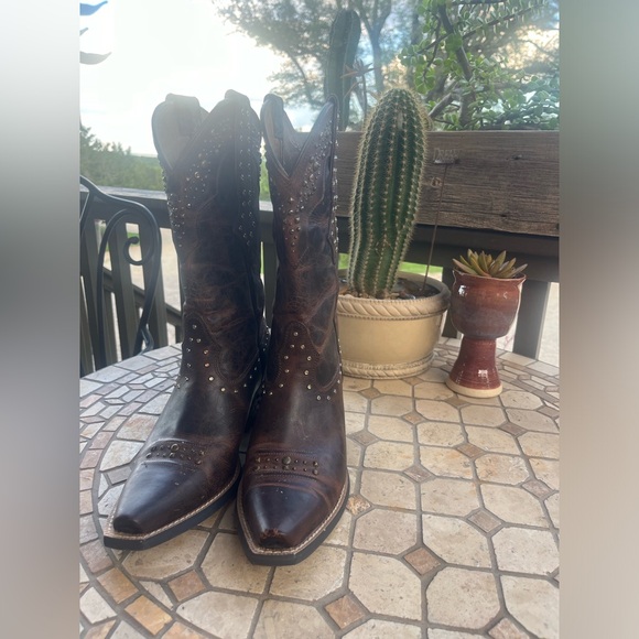 Ariat size 6.5 - Picture 4 of 4